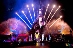 Disney Dreams est le spectacle proposé dans le parc, à la tombée de la nuit. Crédit photo : Aquatique Show