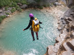 activites-montagne-printemps-canyoning