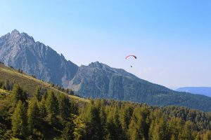 activites-montagne-printemps-parapente