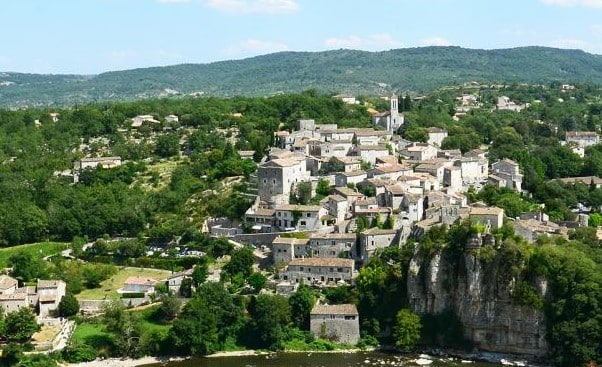 village ardèche