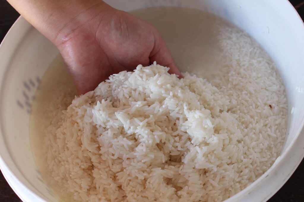 Comment utiliser l&rsquo;eau de riz pour les cheveux ?
